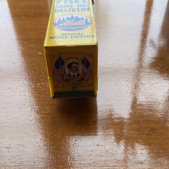 New York Mets WB Mason Truck - Picture 4 of 5